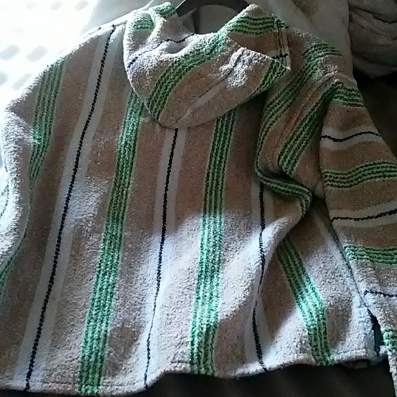 Earthragz poncho - Picture 3 of 3